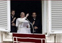 Pontífice dirige bendición dominical con el «Regina Coeli»