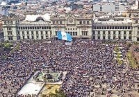 Miles en Guatemala exigen renuncia del presidente