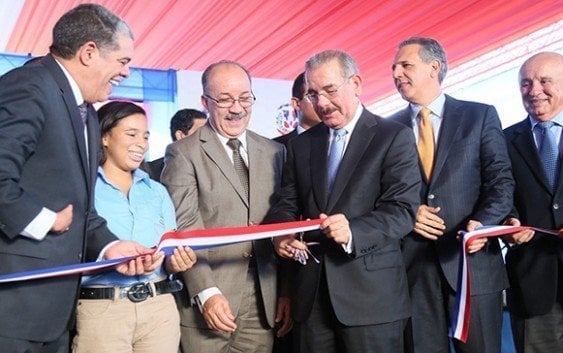 Presidente inaugura liceo Carmen Luisa de los Santos