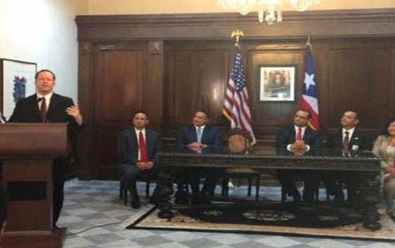 Ilegales podrán abrir cuentas ahorros en Puerto Rico