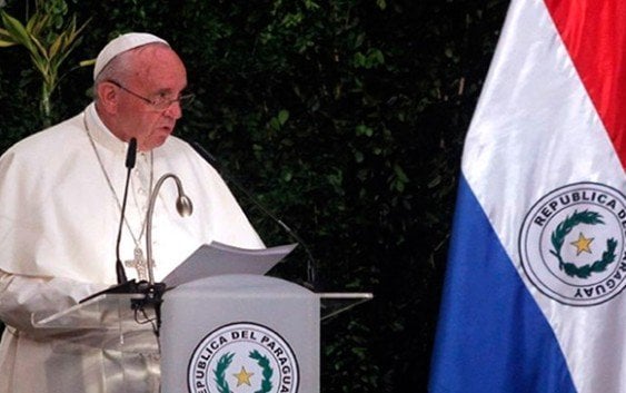 Papa Francisco exalta papel de la mujer en Paraguay