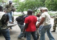 Miembro Ejército RD recibe de haitiano pedrada en el pecho durante operativo en Monción