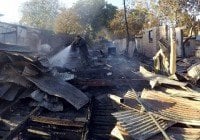Incendio destruye local PTD y viviendas en Azua