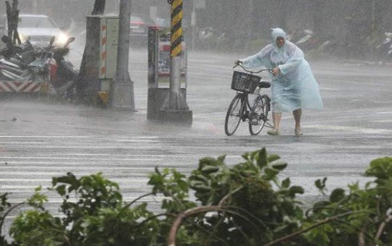 Tifón amenaza China, deja 6 muertes en Taiwan