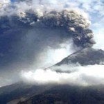 Ecuador dispone evacuación y Estado de Excepción por volcán Cotopaxi