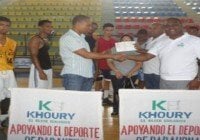 Khoury hace aporte al Comité de Baloncesto Superior