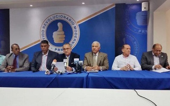 PRM denuncia gobierno Danilo cobra impuestos ilegales a combustibles