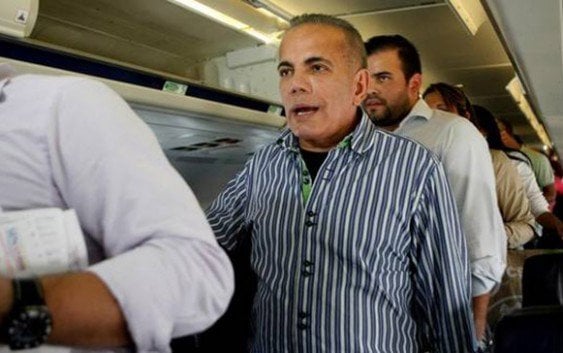 El chavismo cayó en el gancho; Desvió avión para detener líder opositor Manuel Rosales