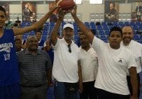 Evangélico Central y Hora de Dios vencen inicio basket Liga Intercolegial