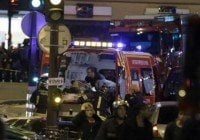 Terroristas asesinan alrededor 40 personas esta noche en París