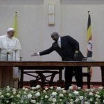 Papa en Uganda llama promover buen gobierno y participación en la vida pública