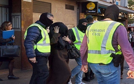 Detenidos en Barcelona tres miembros red de captación de Estado Islámico