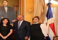 Danilo Medina recibe visita presidenta Comisión Federal Comercio USA