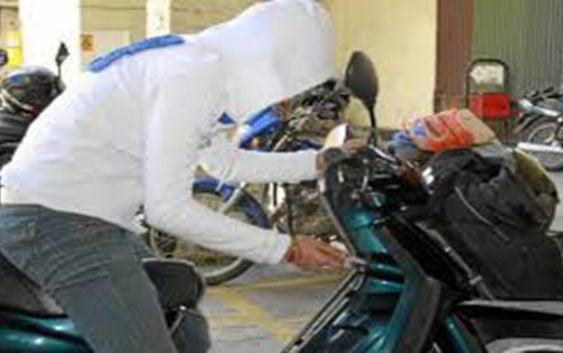 Policía Nacional apresa tres ladrones de motocicletas