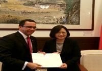 Canciller representó al presidente en toma de posesión en Taiwán