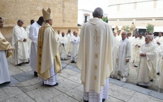 Sacerdotes de la Arquidiócesis de Santo Domingo renuevan votos