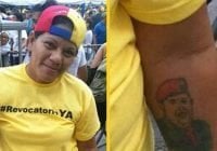 Señora con sucio indeleble de Chávez representa miles arrepentidos; Vídeo