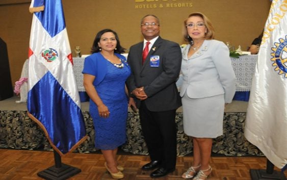 Club Rotario Santo Domingo Colonial juramenta directiva
