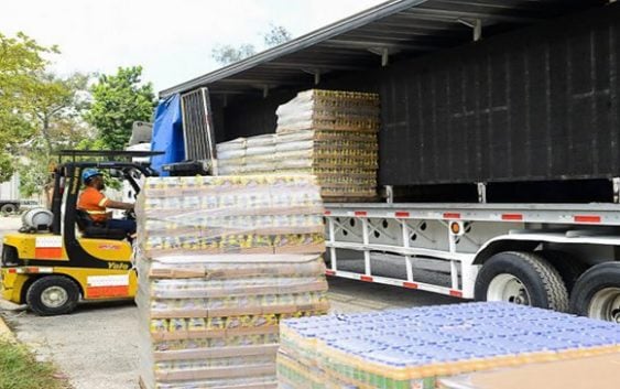Cervecería Nacional Dominicana dona productos al COE