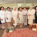 Ex-alumnas Instituto Salomé Ureña visitan Feria de Libros antiguos y colección
