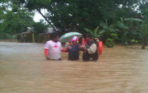 Centro Nacional de Huracanes advierte sobre aguaceros; COE alerta 27 provincias