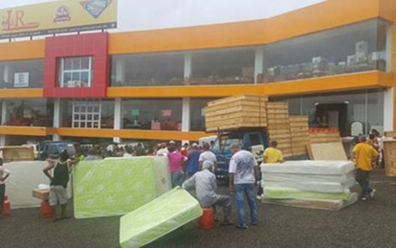 LyR Comercial dona muebles y electrodomésticos por 700 mil pesos