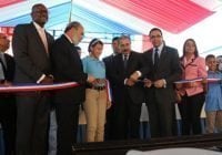 Danilo Medina inauguró escuela y liceo en Los Tres Brazos