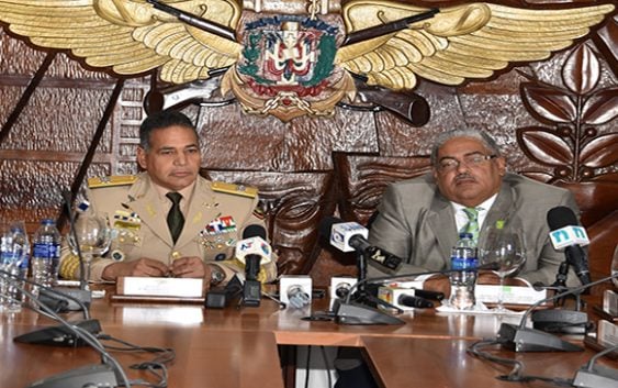Ministro de Defensa anuncia militares y dependientes pasarán al Senasa