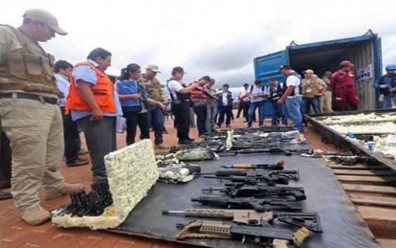 Bolivia decomisa contrabando de 75 armas y celulares pasaron por Dominicana