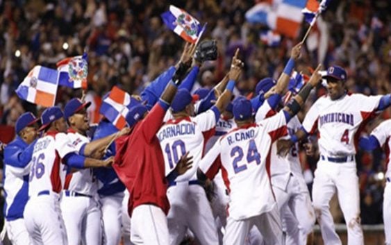 República Dominicana gana el primero; Blanquea a Venezuela; Vídeos