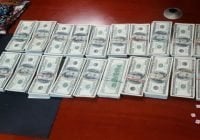 Venezolana intenta salir con 106 mil dólares (no pesos); Hace un mes otro llevaba 100 mil