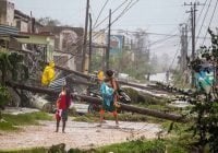 Centro Nacional de Huracanes: Avisos y Vigilancias; Irma, 3 muertos y 200 mil casas sin luz en Florida