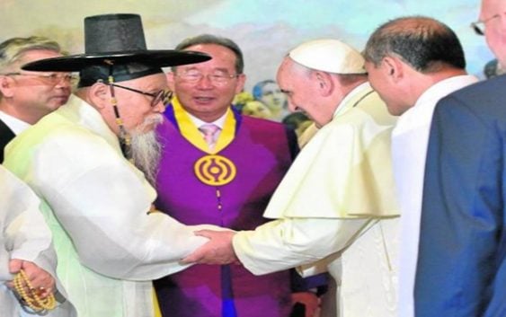 Papa Francisco recomienda a religiosos coreanos no ceder a la retórica del odio