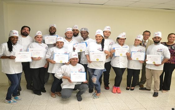 Estudiantes de Arte Culinario de Unicda presentan proyecto final