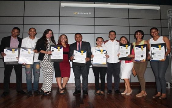 Fundación Nación de Líderes reconoce jóvenes de Santo Domingo Este