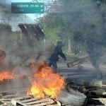 Sepultan madre y sus tres hijos murieron accidente; Protestan por falta de peatonal