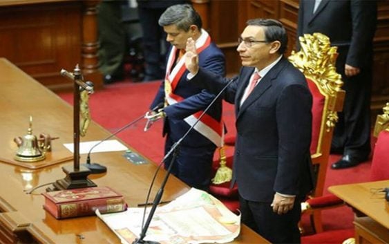 Perú: Vizcarra asume tras renuncia de Kuczynski y promete firmeza en combate a la corrupción