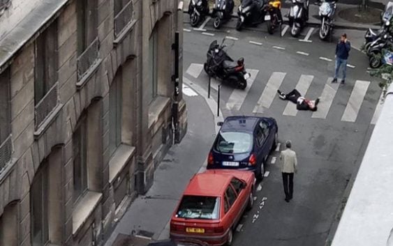 Terrorista de París asesinó una persona con cuchillo e hirió ocho era de Chechenia: Vídeo