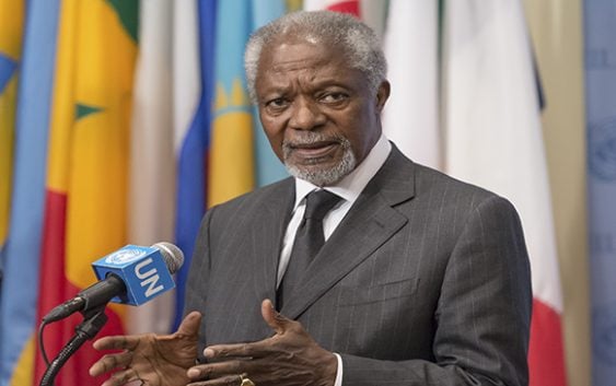 El ghanés Kofi Atta Annan, Premio Nobel de la Paz luchó desde la ONU por ella