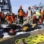 Indonesia: No hay sobrevivientes de accidente aéreo, 189 muertos; Rescatan más cadáveres