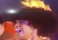 Fuegos artificiales provocaron incendio en el pelo de Miss África 2018 al ser declarada; Vídeo