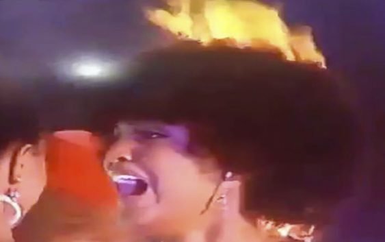 Fuegos artificiales provocaron incendio en el pelo de Miss África 2018 al ser declarada; Vídeo