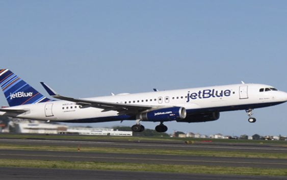 Avión de JetBlue regresó una hora después al AILA por desperfecto hidráulico