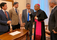 Vaticano recibe delegación del presidente Guaidó; Dictador pide ayuda del Papa para seguir fechorías