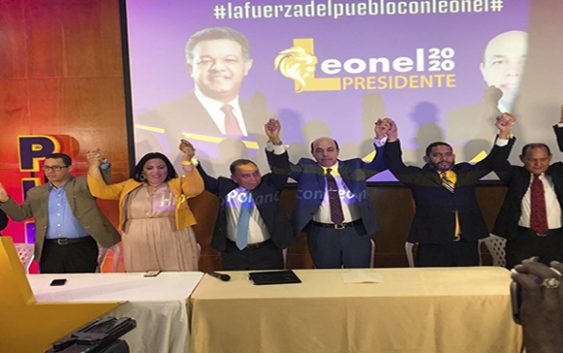 Leonel Fernández recibe el apoyo de Hipólito Polanco y su equipo político; Vídeo