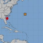 Huracán Dorian a 100 millas de Daytona beach, Florida y la tormenta Gabrille al oeste-noroeste de Cabo Verde