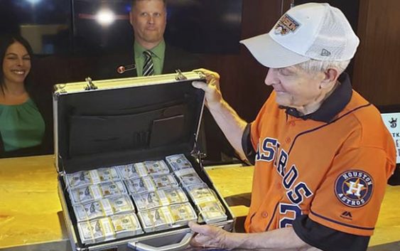 Jim McIngvale pierde 11 millones de dólares (RD$583 MM) que apostó a que ganaban los Astros
