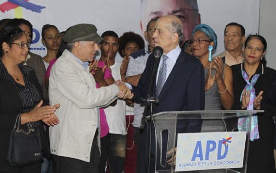 Manuel Jiménez candidato a la alcaldía por SDE recibe respaldo de la APD
