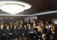 Más de 100 legisladores se retiran de rendición de cuentas de Danilo Medina; Prefieren oir jóvenes Plaza de la Bandera; Vídeos