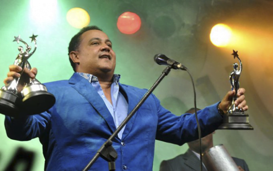 Cantautor Peña Suazo denuncia vulgar plagio de merengue para promover a Gonzalo Castillo
